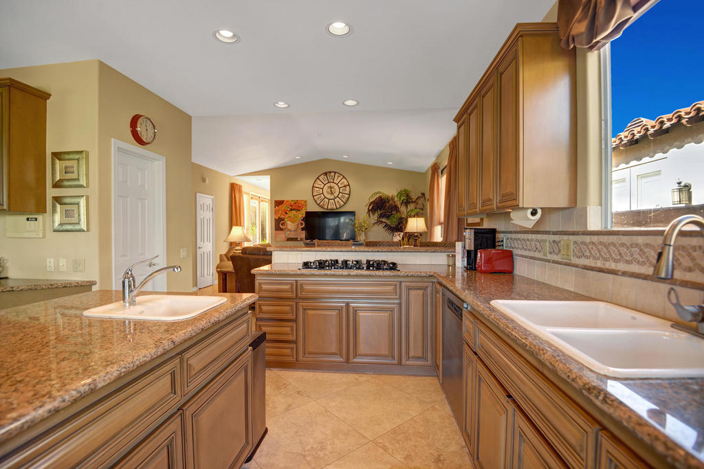 The Palms - Residential