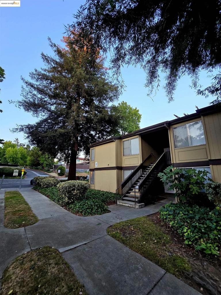 Welcome to 355 Parkview Terrace Unit I1 — a spacious and beautifully updated 2-bedrm, 1.5 bathrm ground-floor condo located in the heart of Vallejo. This light-filled end unit offers a well-designed floor plan with a large living room, separate dining area, and sliding doors that open to a private patio—perfect for morning coffee or evening relaxation. The kitchen features ample cabinet space, and a breakfast bar that opens to the dining area. Both bedrooms are generously sized, offering flexibility for a guest room, home office, or personal retreat. The full bathroom has an enclosed shower. Other highlights in-unit laundry hookups, tile flooring. The community offers assigned parking, additional storage by carport, a swimming pool, and well-maintained grounds. Located just minutes from shopping, dining, schools, and major freeways, this unit offers both convenience and comfort. Whether you're a first-time buyer, investor, or someone looking to downsize, this move-in-ready condo is an excellent opportunity to own a piece of the Bay Area at an affordable price.
