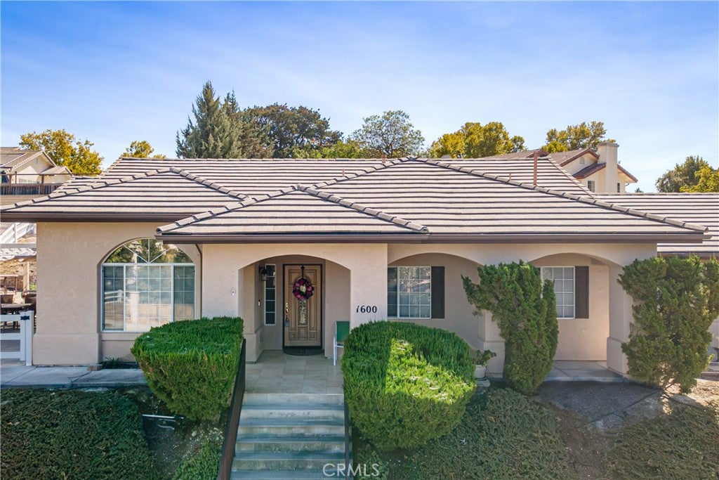 1600 Riverglen Drive