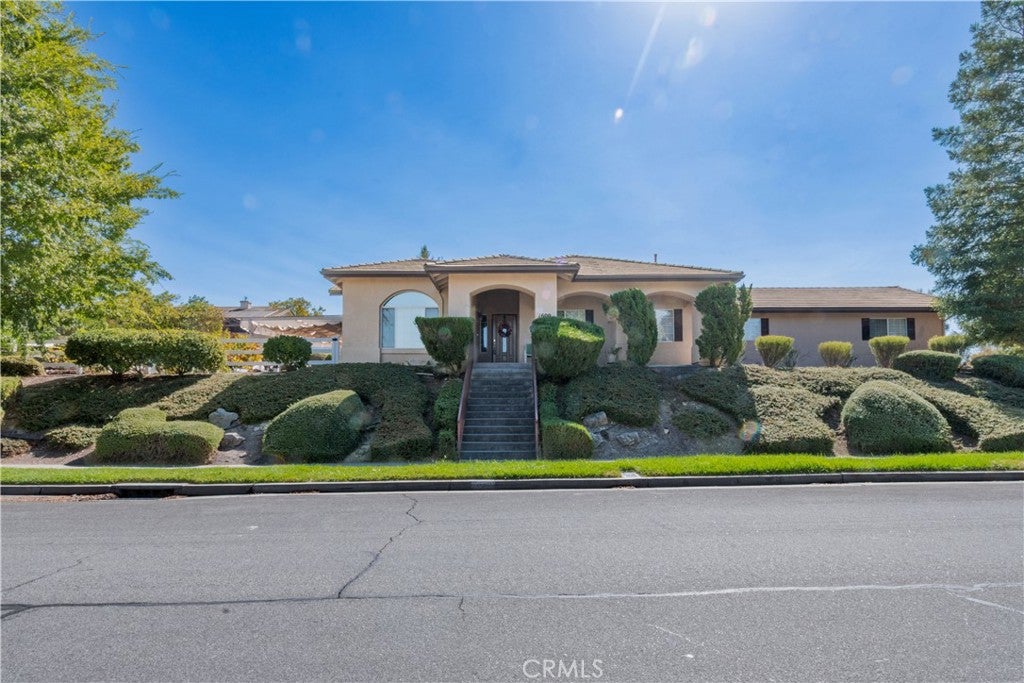 1600 Riverglen Drive