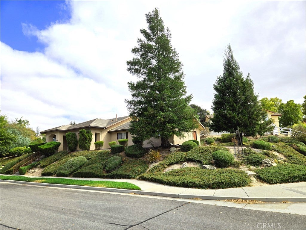 1600 Riverglen Drive