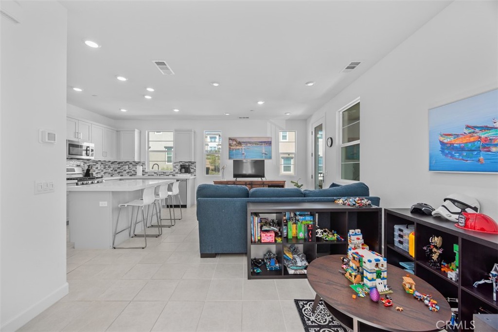 1229 Sunrise View 101