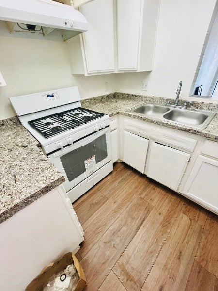 Photo of 600 W 3rd St, Santa Ana, CA 92701 (MLS # PW26205506)