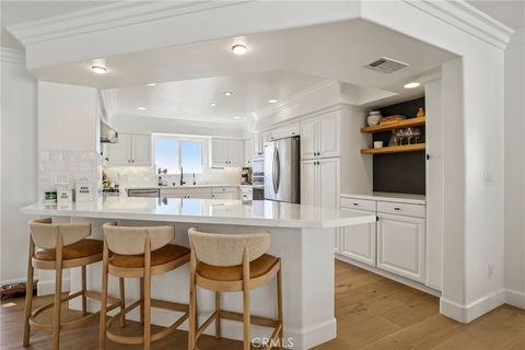 Photo of 656 7th Street, Hermosa Beach, CA 90254 (MLS # SB25252869)