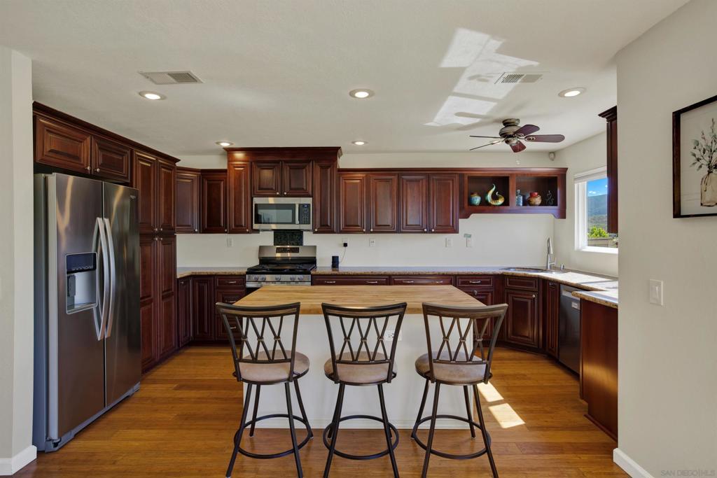 15814 Camino Crisalida