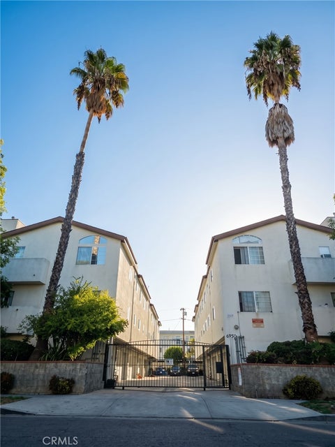 Photo of 6950 Remmet Avenue #3, Canoga Park, CA 91303 (MLS # SR26213477)