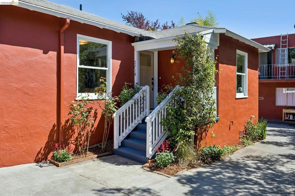 2218 Parker St