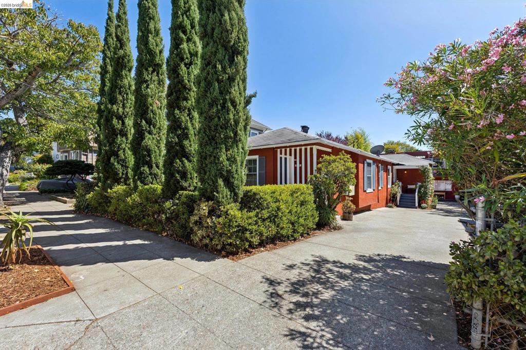 2218 Parker St St, Berkeley CA 94704
