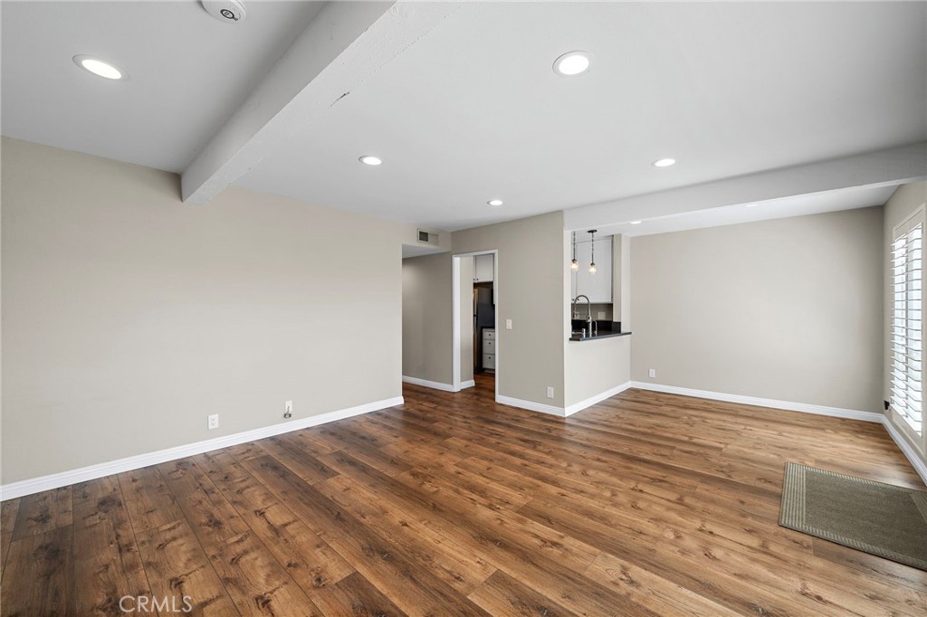 77 Golden Glen Street 4