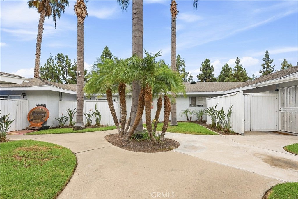 1193 S Belhaven