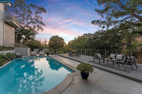 Photo of 127 Caminar Way, Walnut Creek, CA 94596 (MLS # 41113584)