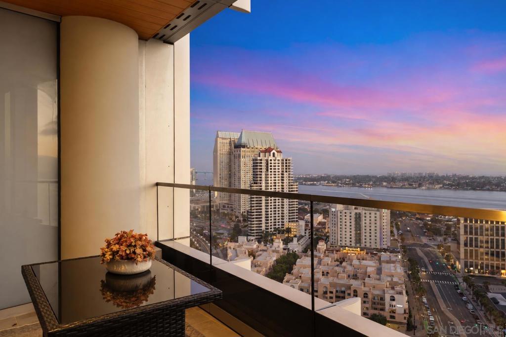 888 W E St 2602