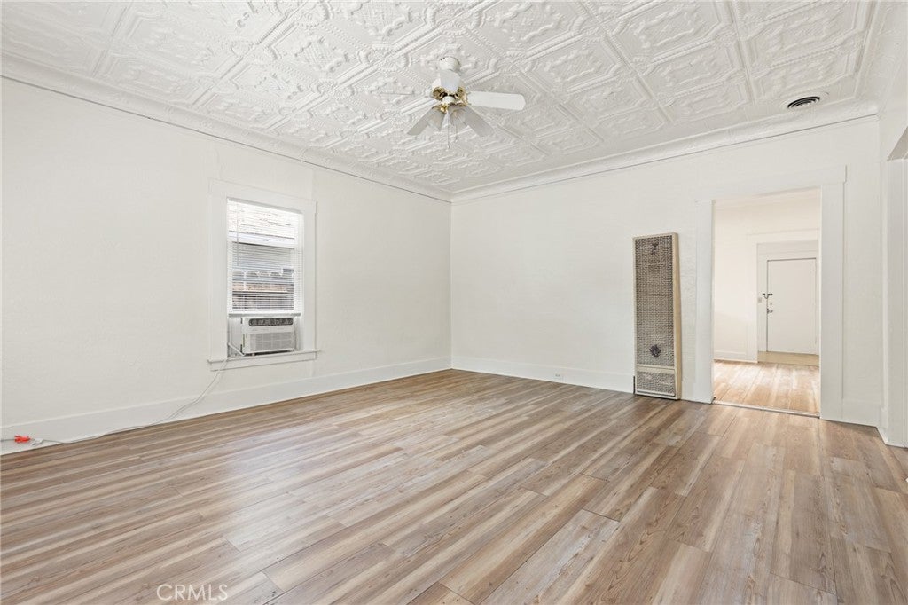 1038 W 5th Street
