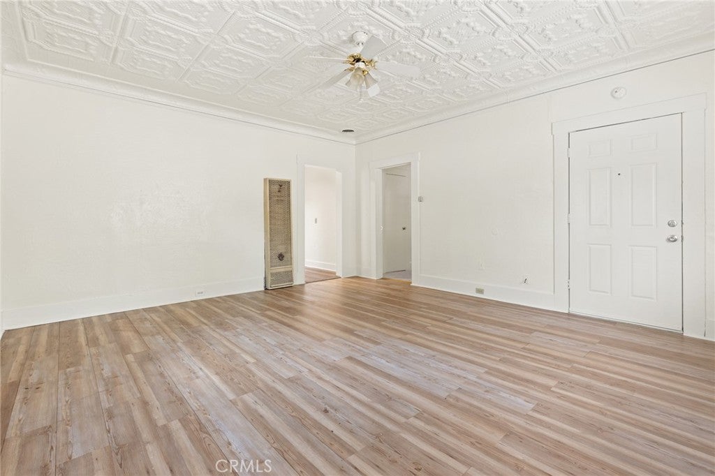 1038 W 5th Street