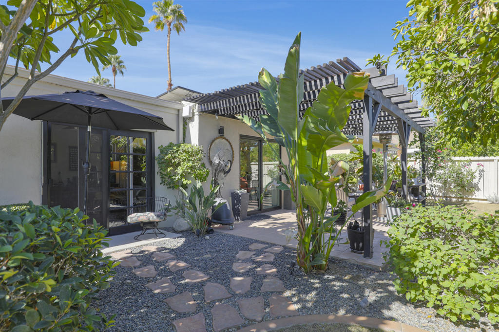 Magnesia Falls Cove - Residential