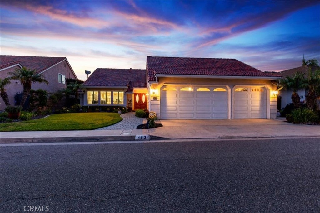 4413 E Valley Gate