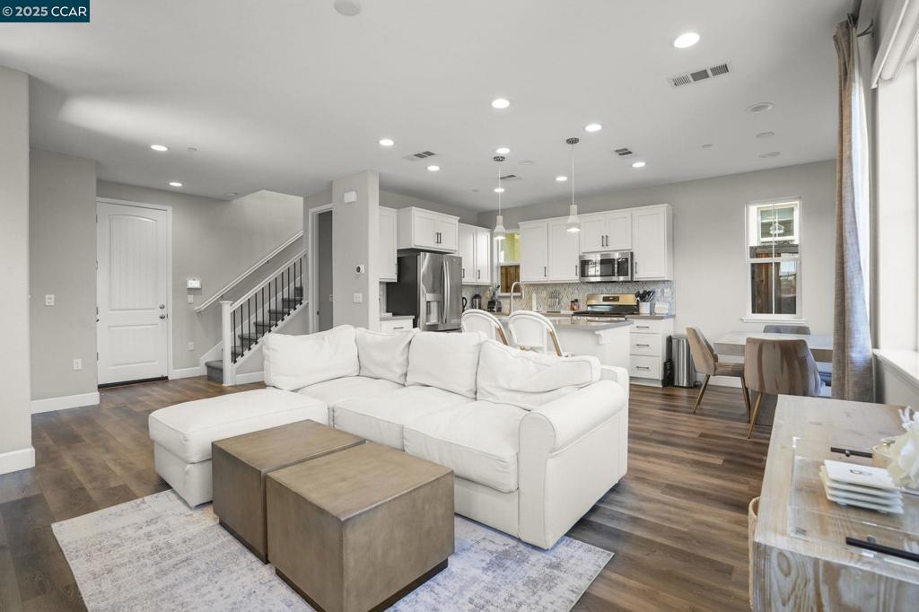 CANTERVILG - Residential Lease