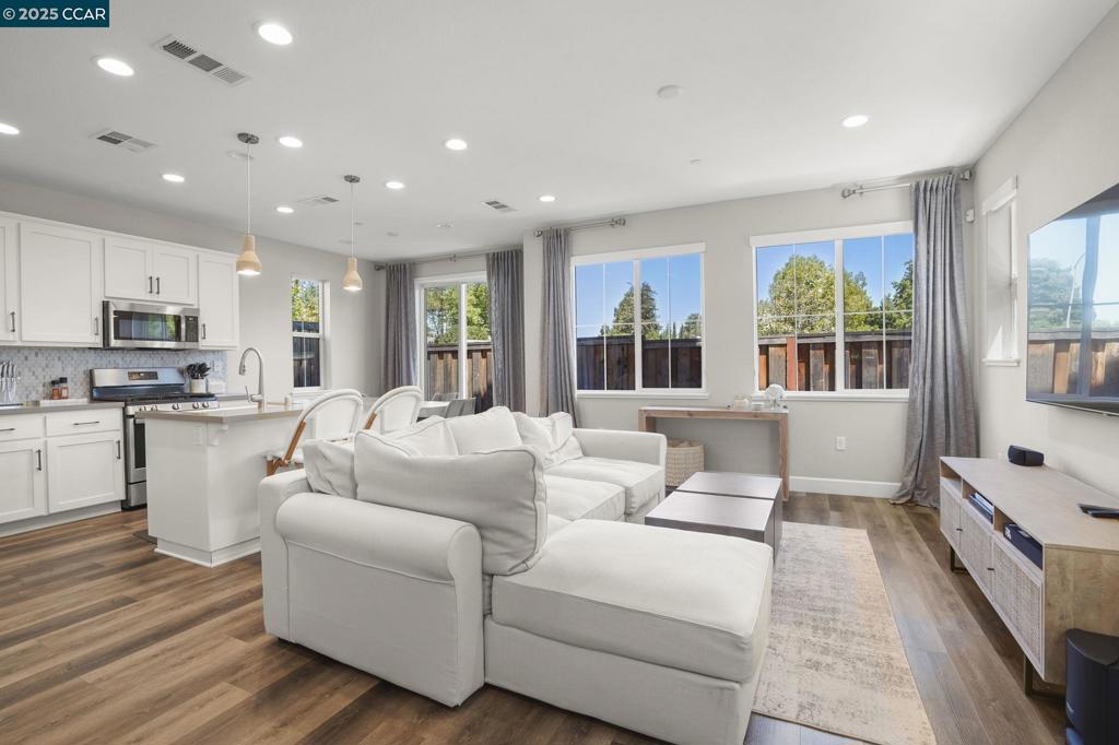 CANTERVILG - Residential Lease