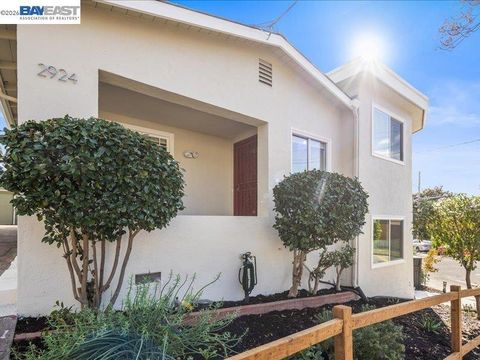 Photo of 2924 Morcom Ave, Oakland, CA 94619 (MLS # 41130554)