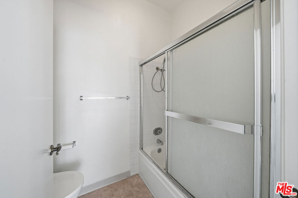 533 S St Andrews Place 410