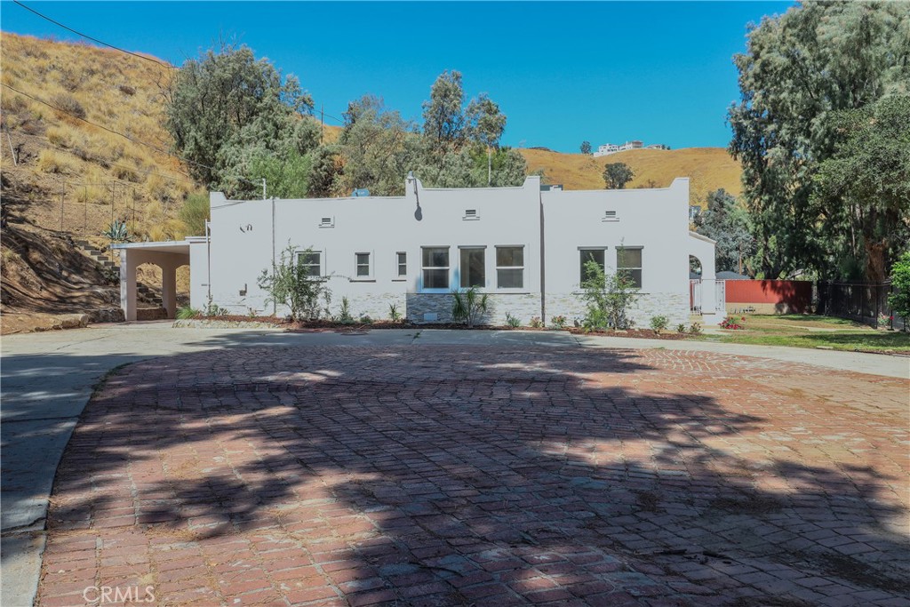 986 W Marshall Boulevard