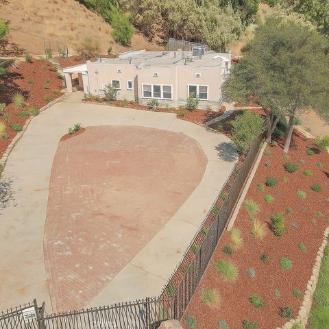 Photo of 986 W Marshall Boulevard, San Bernardino, CA 92405 (MLS # PW25186619)