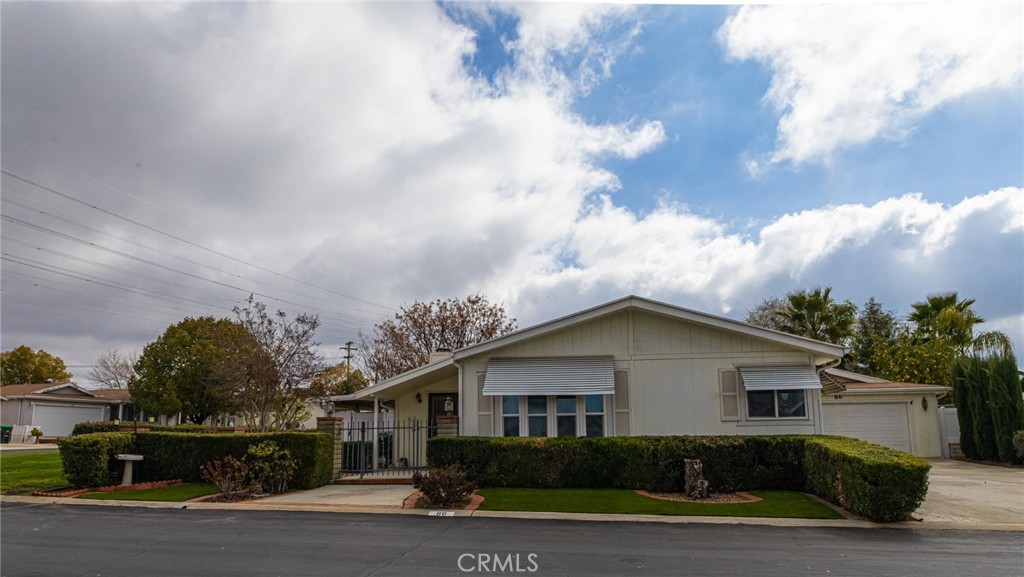 10961 Desert Lawn Drive 86