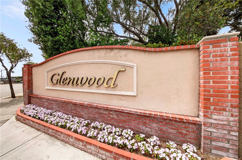 802 W Glenwood