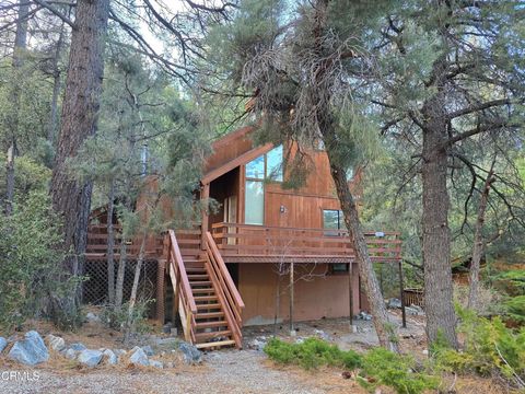 Photo of 1517 Zion Way, Pine Mountain Club, CA 93222 (MLS # V1-34420)