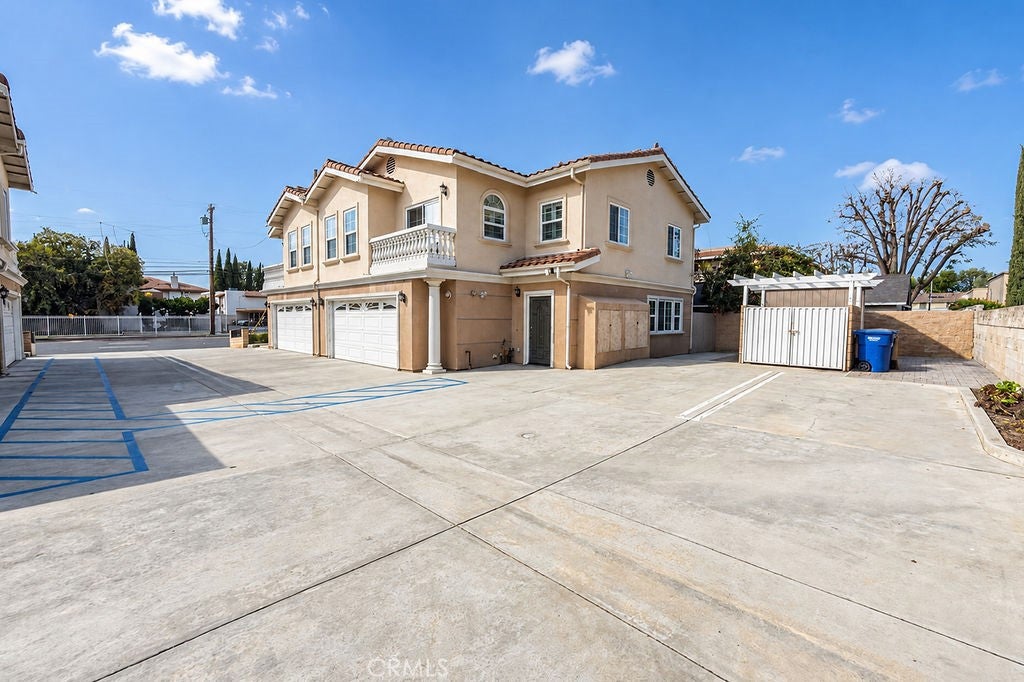 7592 Artesia