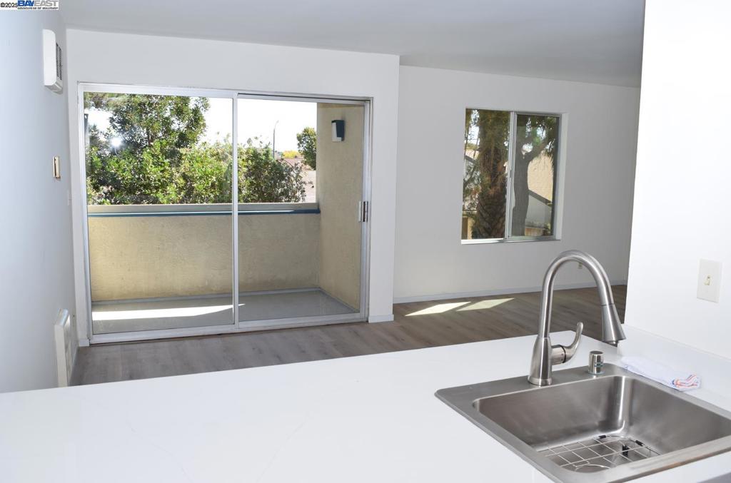 Studio in secure building on main floor. Building located at the end of cul-de-sac. Newly remodeled unit. All new appliances, Remodeled bathroom with walk-in shower. No tub. New paint, New floors. Has balcony. Short walk to Crown Beach. Minutes to shopping and transportation. Previous occupant died peacefully in unit.