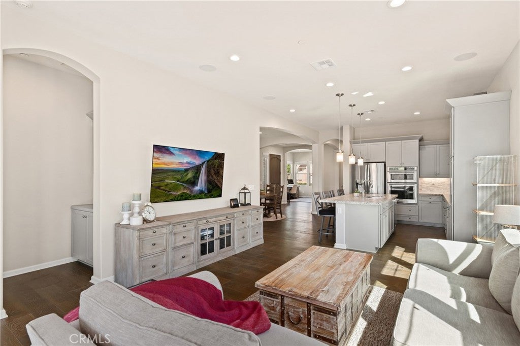3317 Calle Del Sol