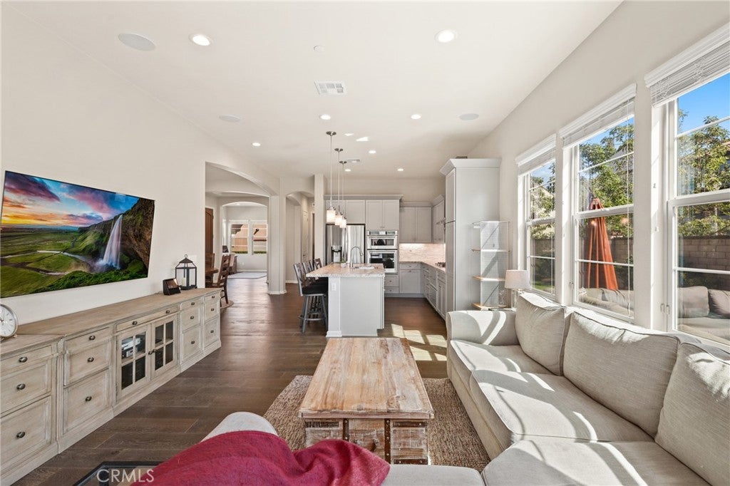 3317 Calle Del Sol