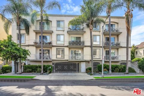 Photo of 117 S Clark Drive #305, Los Angeles, CA 90048 (MLS # 26856457)