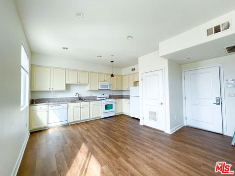 Photo of 1412 S Sherbourne Drive #303, Los Angeles, CA 90035 (MLS # 25629499)