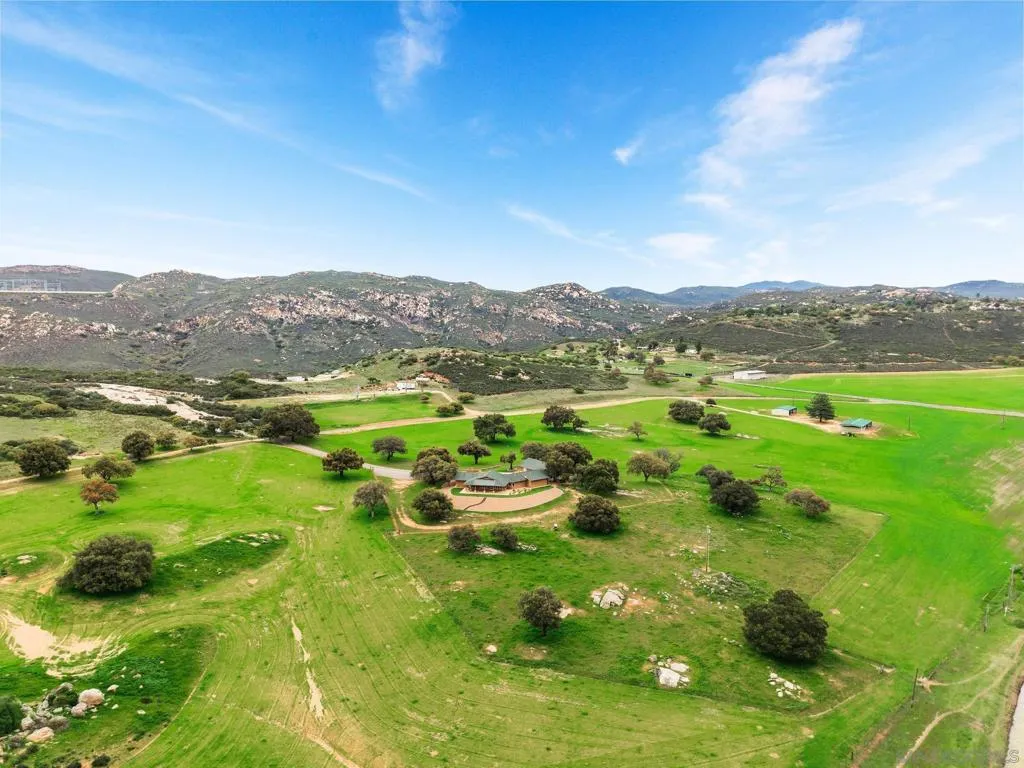 Alpine, California 91901, United States, 3 Bedrooms Bedrooms, ,3 BathroomsBathrooms,Residential,Active,46047