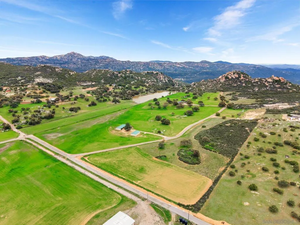 Alpine, California 91901, United States, 3 Bedrooms Bedrooms, ,3 BathroomsBathrooms,Residential,Active,46047