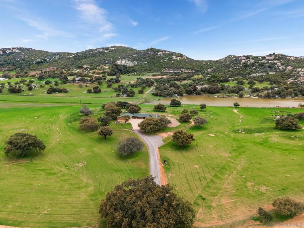 Alpine, California 91901, United States, 3 Bedrooms Bedrooms, ,3 BathroomsBathrooms,Residential,Active,46047