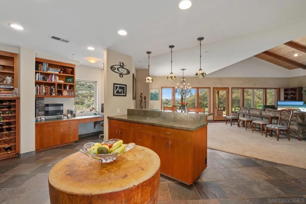 Alpine, California 91901, United States, 3 Bedrooms Bedrooms, ,3 BathroomsBathrooms,Residential,Active,46047