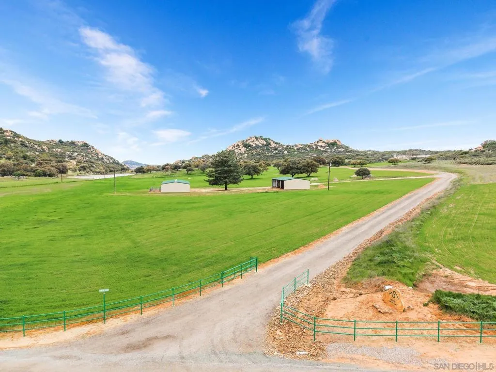 Alpine, California 91901, United States, 3 Bedrooms Bedrooms, ,3 BathroomsBathrooms,Residential,Active,46047