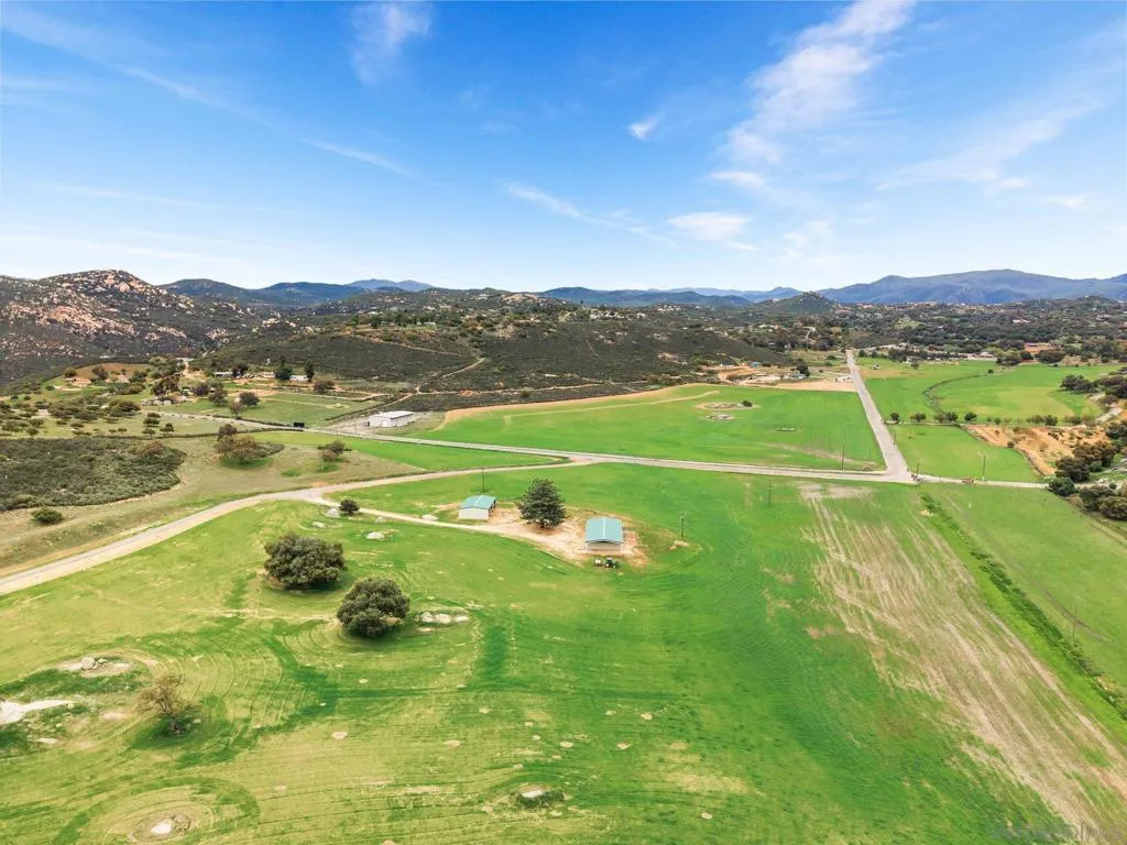 Alpine, California 91901, United States, 3 Bedrooms Bedrooms, ,3 BathroomsBathrooms,Residential,Active,46047