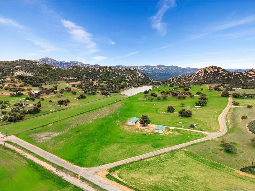 Alpine, California 91901, United States, 3 Bedrooms Bedrooms, ,3 BathroomsBathrooms,Residential,Active,46047