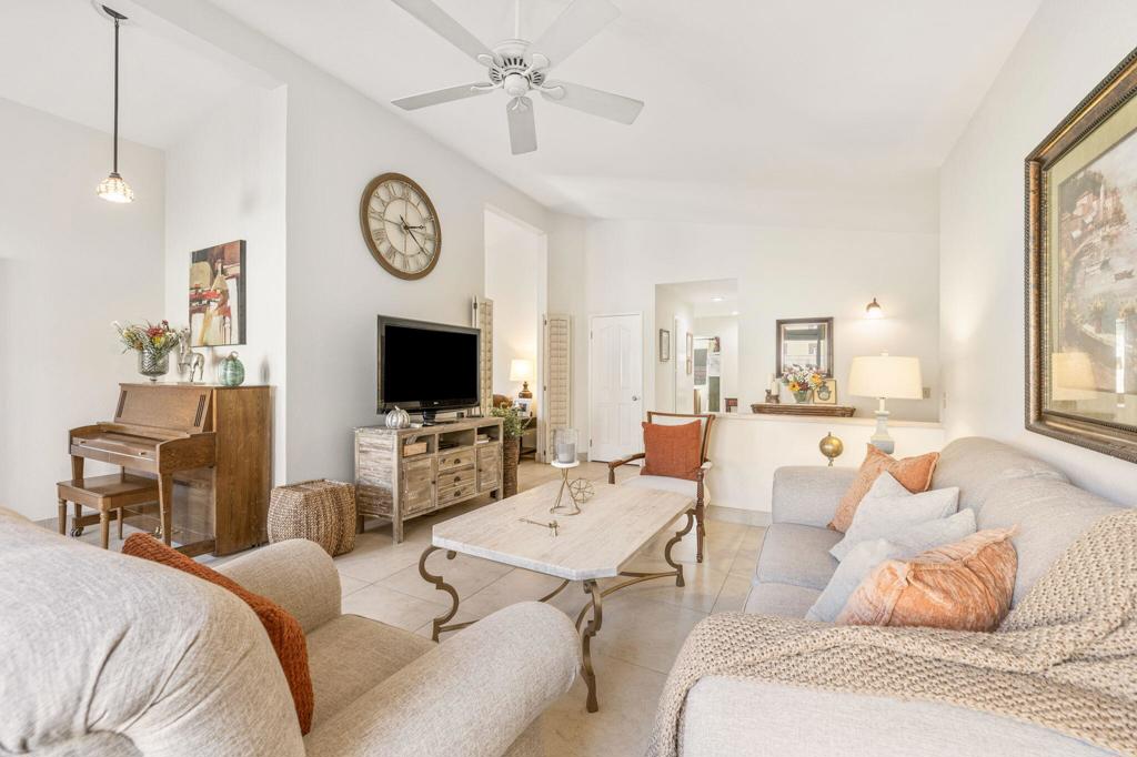 44180 Mariposa Court