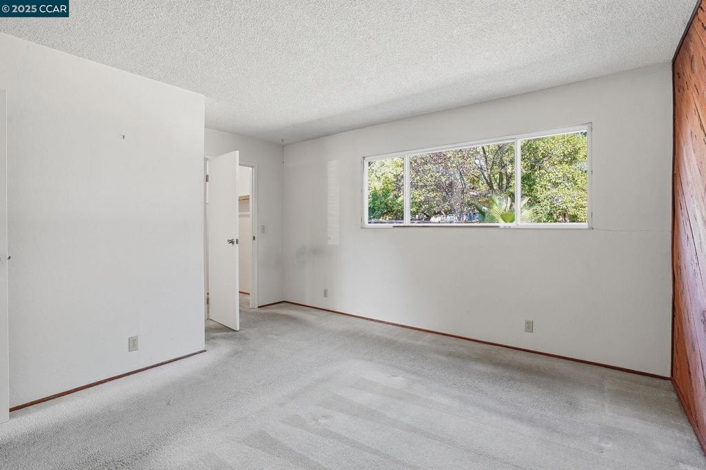 COLONY PARK - Residential