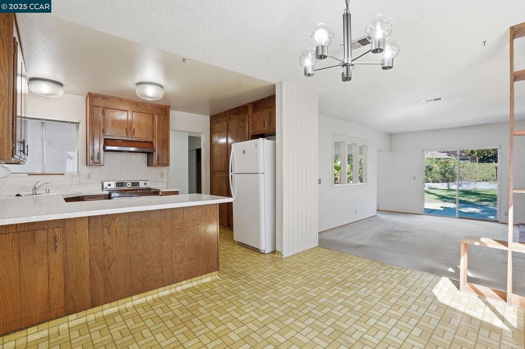 COLONY PARK - Residential