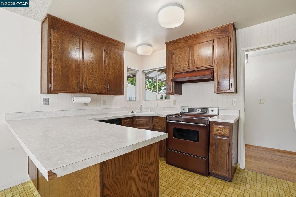 COLONY PARK - Residential