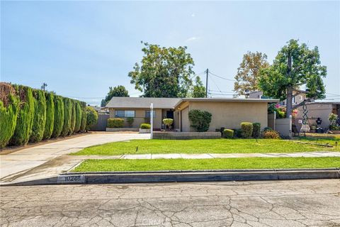Photo of 10246 Parkinson Ave, Whittier, CA 90605 (MLS # DW25228486) Photo of 10246 Parkinson Ave, Whittier, CA 90605 (MLS # DW25228486)