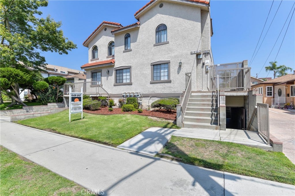 320 N Belmont
