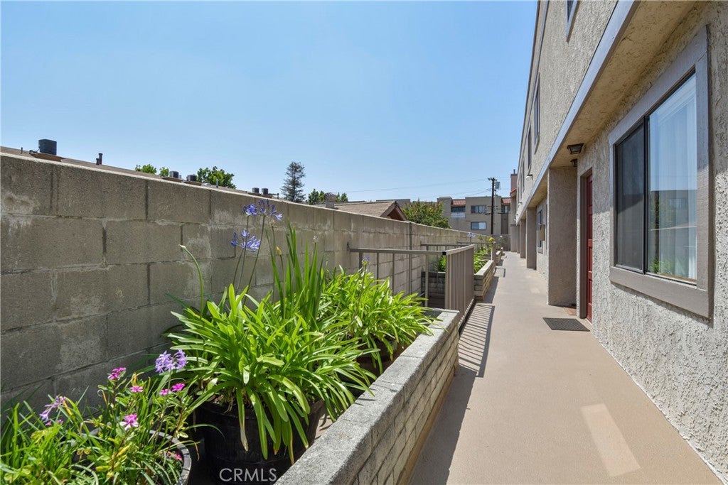 320 N Belmont