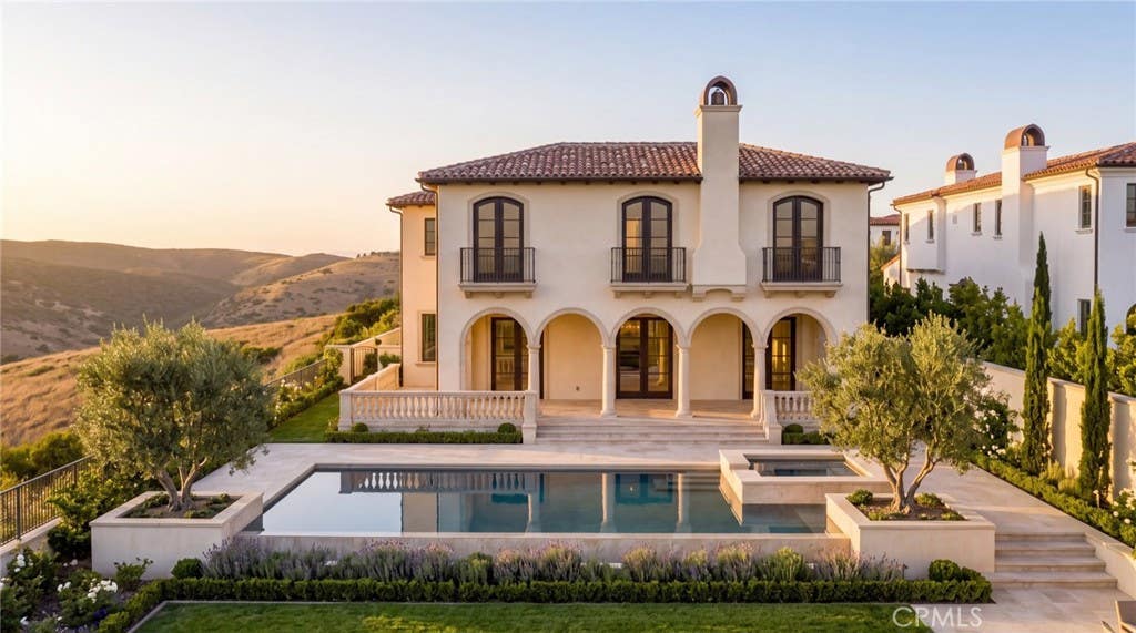 Photo of 18 Waves End, Newport Coast, CA 92657 (MLS # LG26172791)